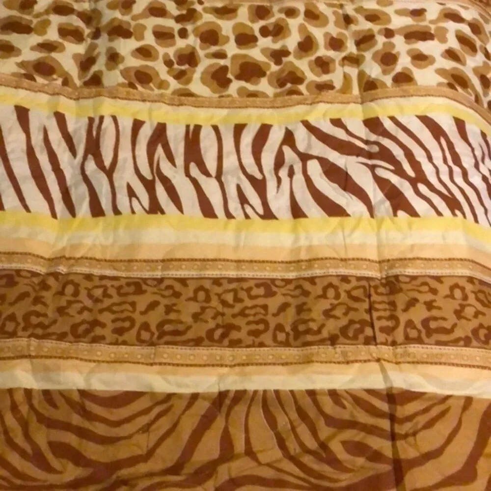 FULL/ QUEEN QUILT BEDDING